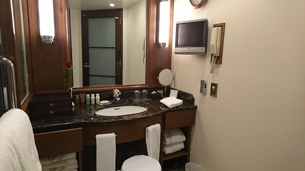 imperial hotel deluxe washroom.jpg